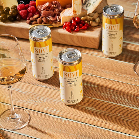 Sparkling White - Non-Alcoholic Wine - 4-Pack Cans - NEW
